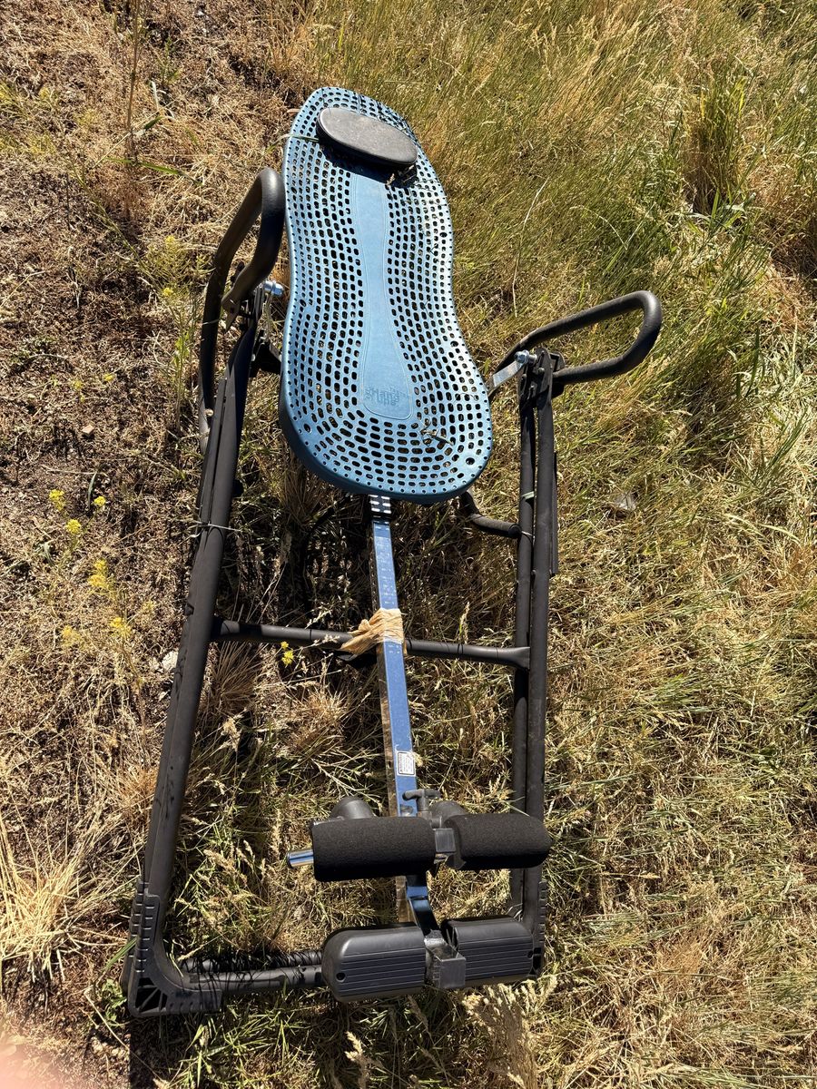Hang and teeter inversion table