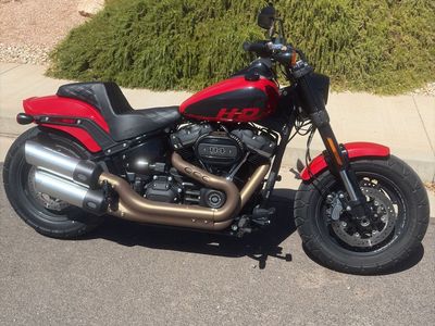 Harley-Davidson Fat Bob 114. Like new Motorcycle - Red/Black, Custom Exhaust