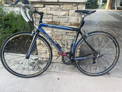 BH Connect Road Bike, Carbon Fiber, Blue/Black, Ultegra Components, Mavic Ksyrium Equipe Wheels