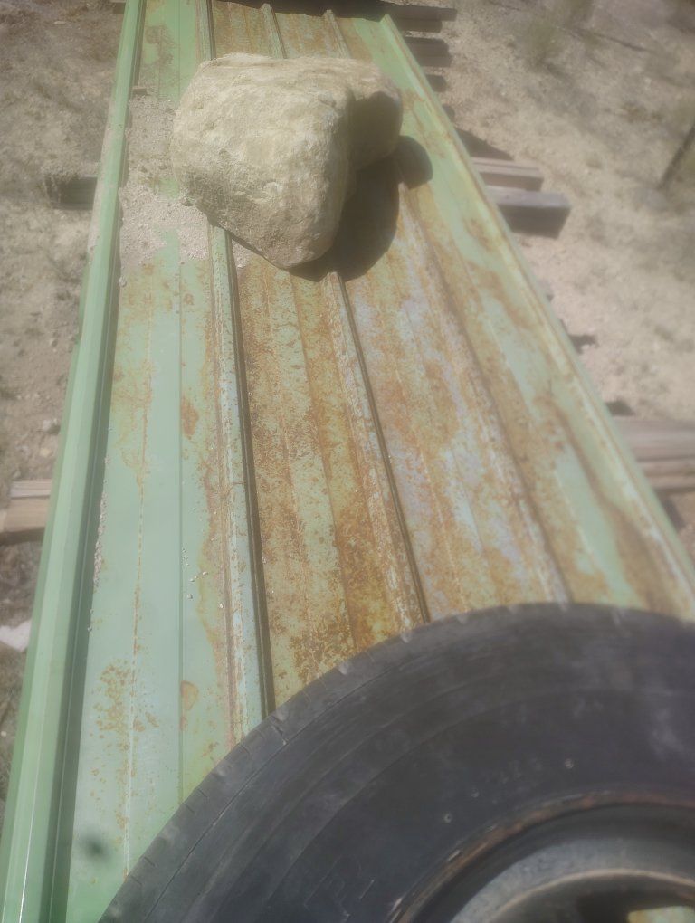 have some green 10 22 gauge 26 ft long no holes