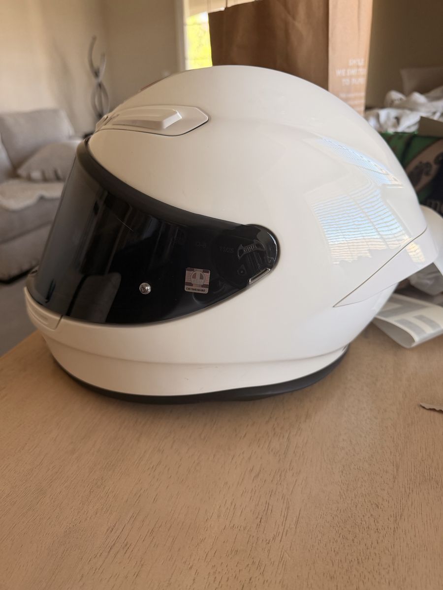 AGV K6 ALL WHITE SIZE MEDUIM