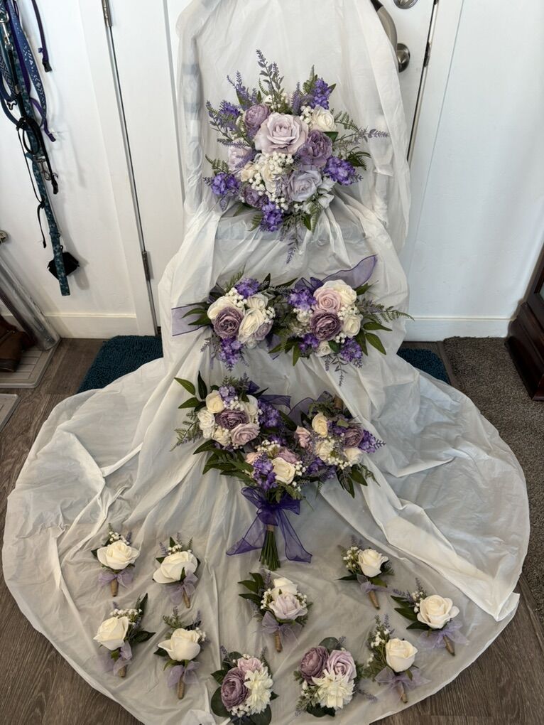 16 Piece Purple And Lavender Wedding Dlower Set