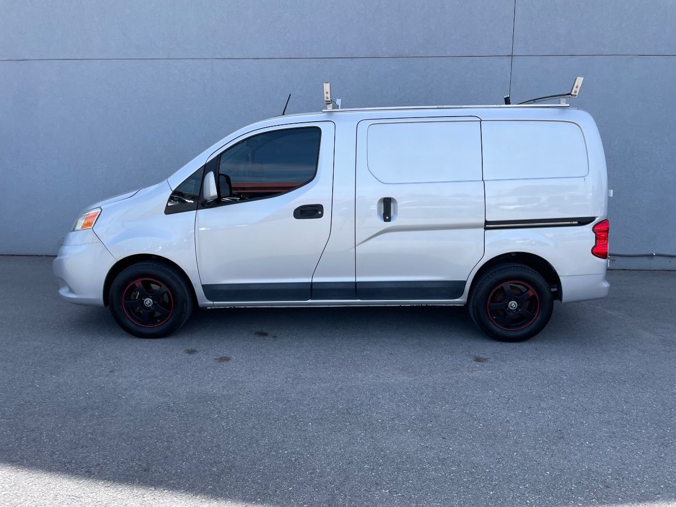 2014 Nissan NV SV