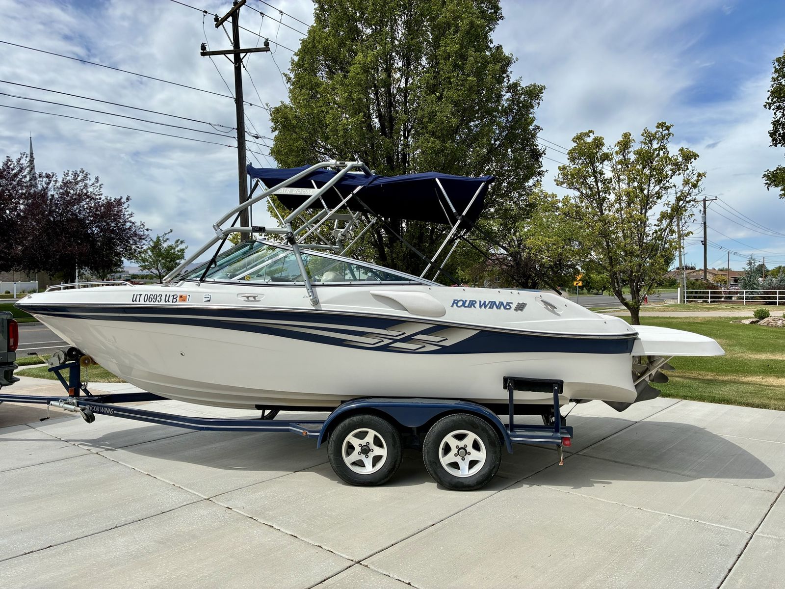 2000 Four Winns 21 Horizon