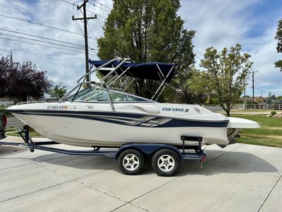 2000 Four Winns 21 Horizon