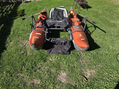 Inflatable pontoon boat