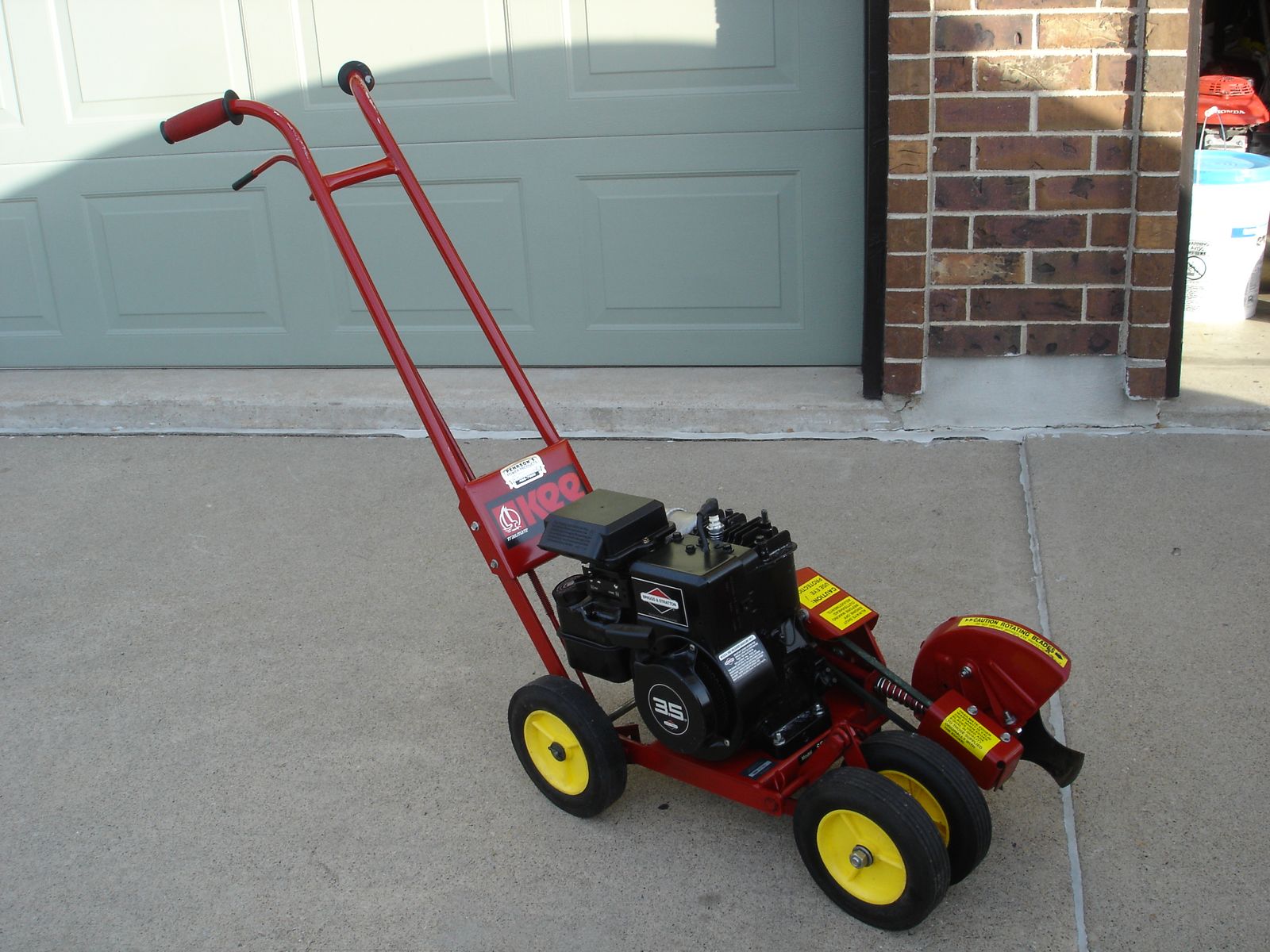 KEE Heavy Duty Commercial Edger – Built Tough - Durable and Reliable
