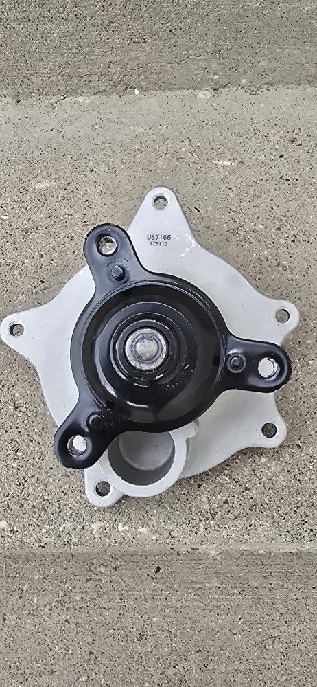 US7165 12811D Automotive Water Pump