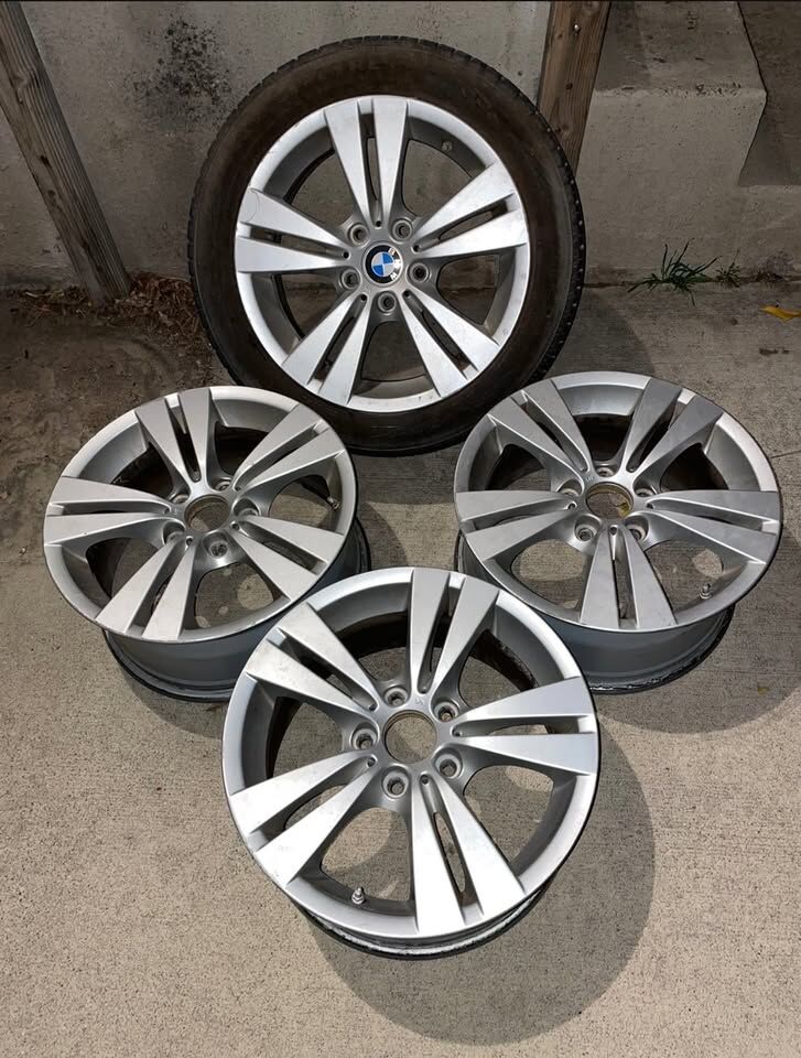 BMW 5 Series – 17” OEM Rims – Good Condition (Some Curb Rash)