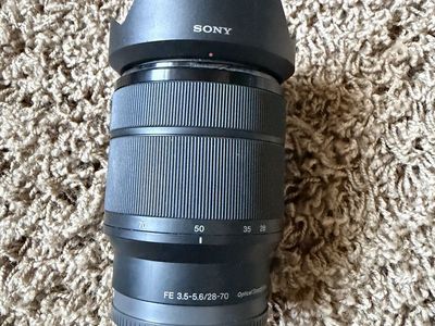 Sony FE 3.5-5.6/28-70 OSS E-Mount Zoom Camera Lens with Hood