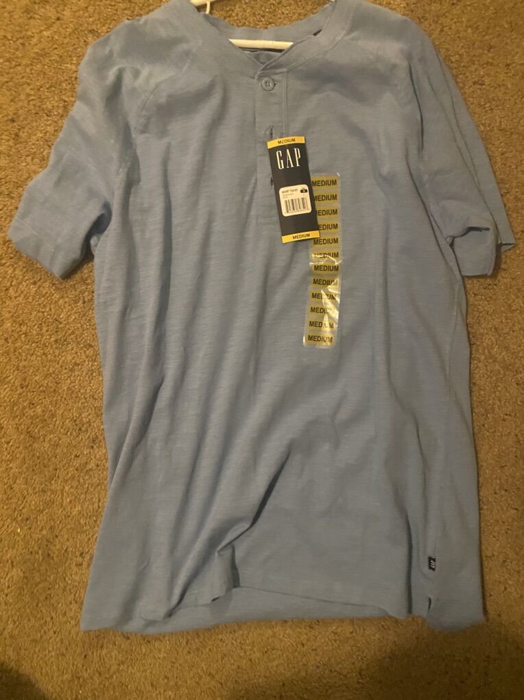 Brand New Gap Shirt