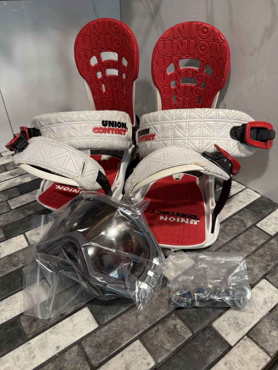 Union Contact Snowboard Bindings White/Red with Arnette Goggles