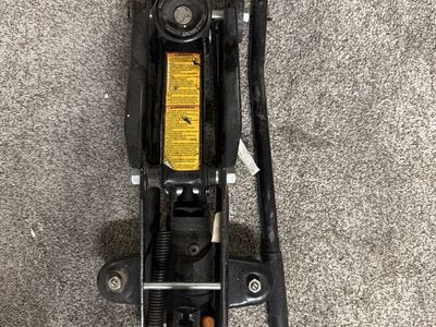 Black Hydraulic Floor Jack with Handle - Used Condition