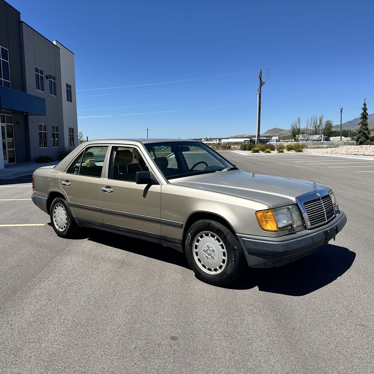 1988 Mercedes-Benz 300 Series 300 E