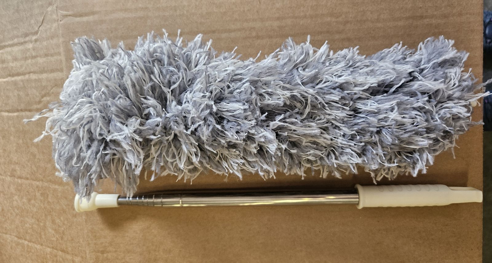 Telescoping microfiber duster