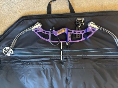 Hoyt Alphatec competition compound bow