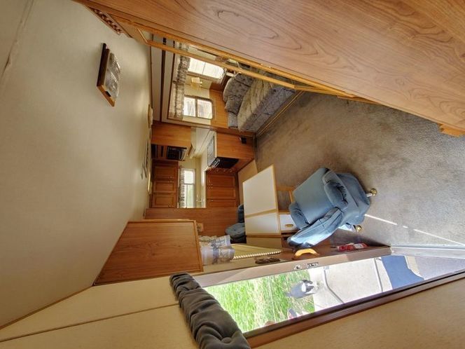 Main image 5