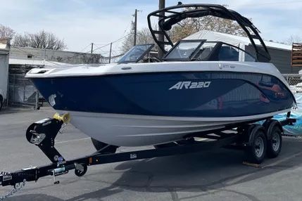 2025 Yamaha AR220 boat
