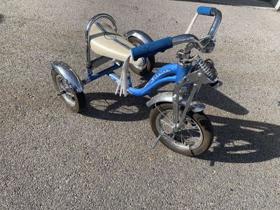 Schwinn lil Stingray tricycle
