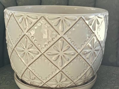 Planter with Saucer and Drainage Hole 8.5"×10"