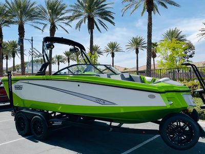 2021 Heyday WT-2 Surf Boat