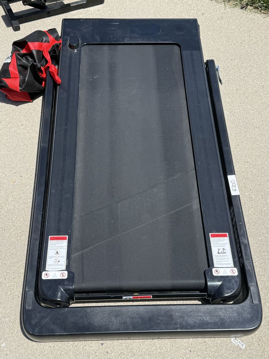 Walking pad / treadmill