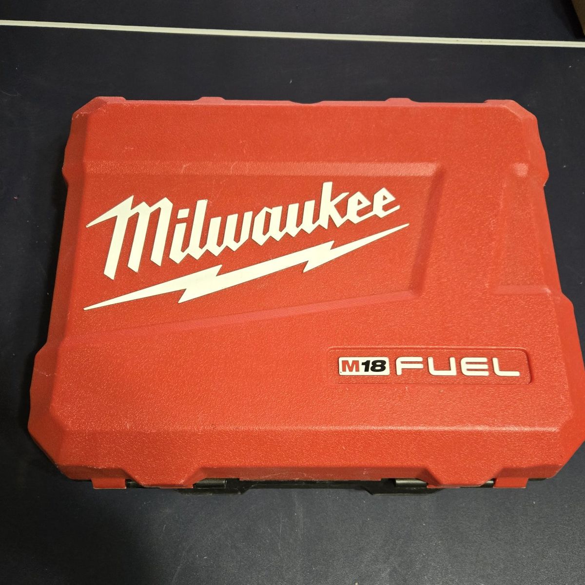 milwakee fuel.m18 drill/hammerdrill