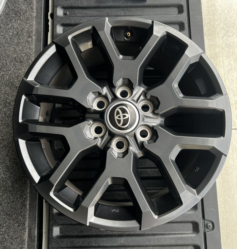 23 Tundra Platinum Wheels