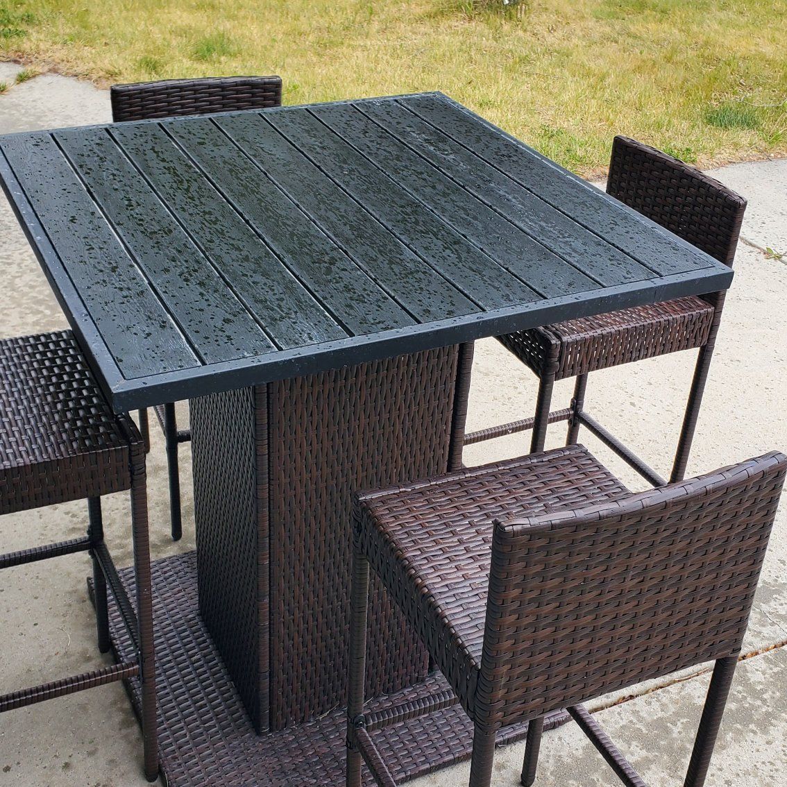Outdoor patio set, table & 4 high chairs