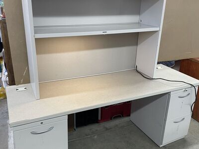 6'desk W/Files And Hutch