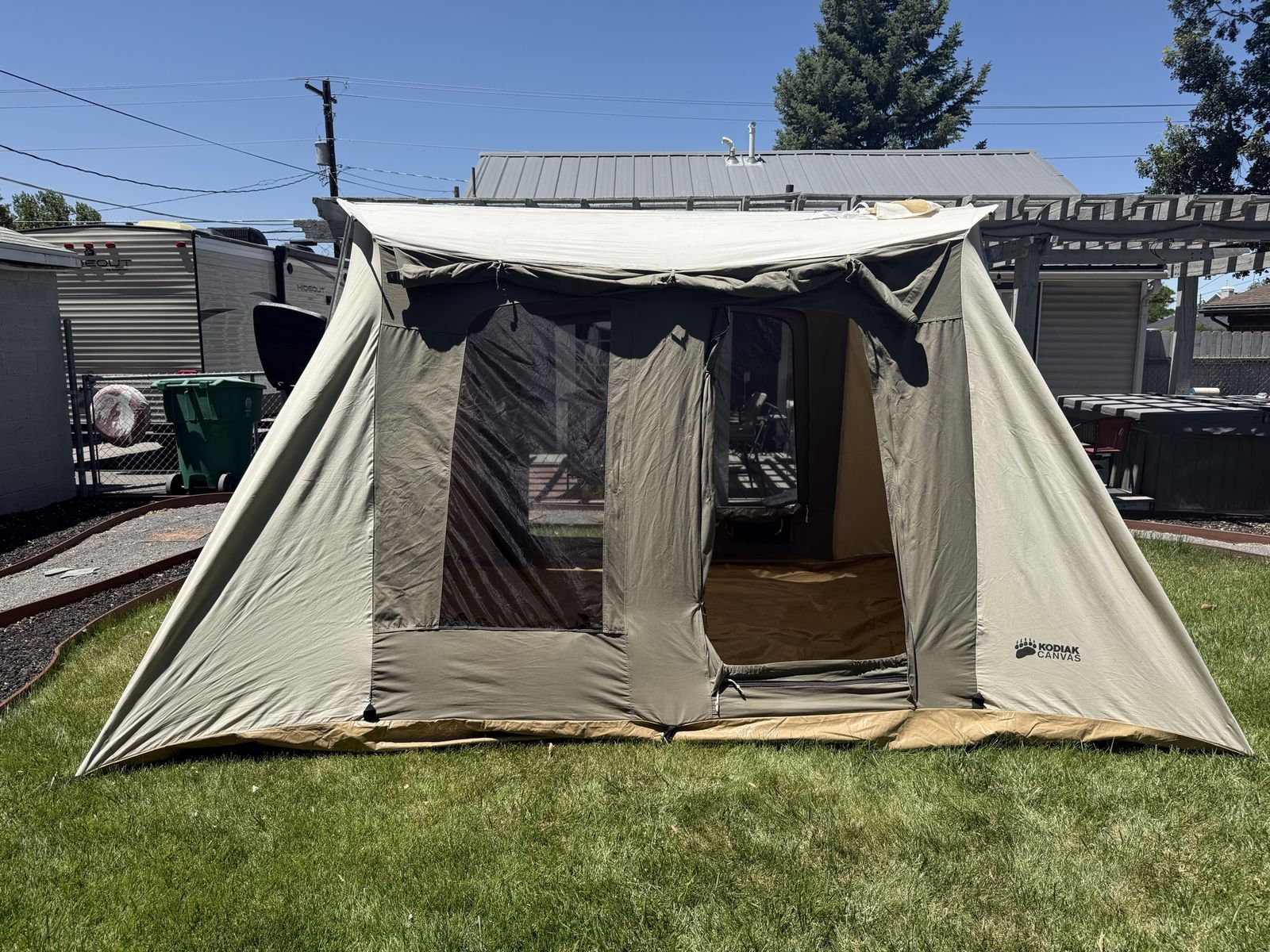 Kodiak Canvas Flex-box 10x14’ Tent