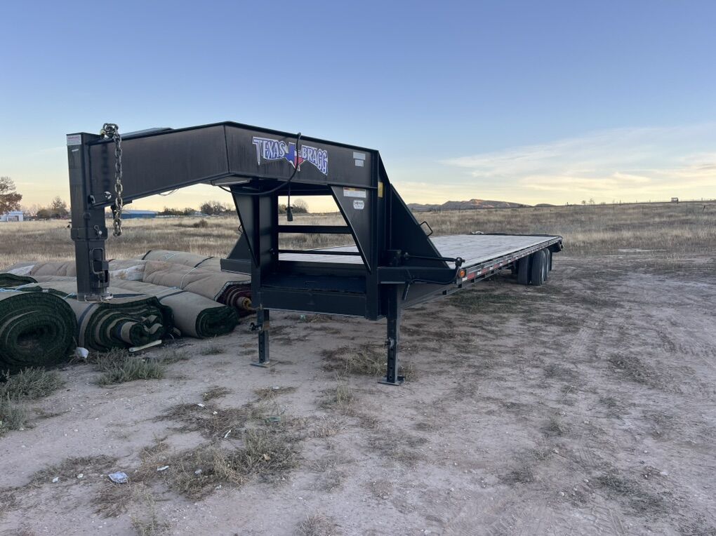Price Dropped.40' Goose Neck Trailer 2022