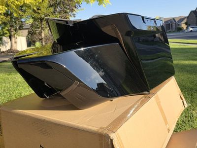 Advanblack Stretched Side Covers + 4.5" Stretched Saddlebag Bottoms – Vivid Black Set 2014–2023 HD Touring
