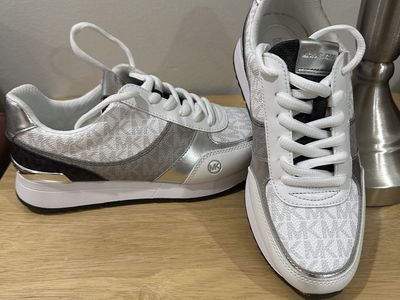 Michael Korns Women's Size 7