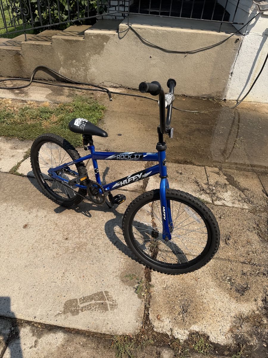 Huffy Rock It 20 Inch Kids BMX Bicycle Blue
