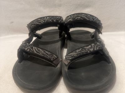 Teva youth size 2 grey/black sports sandals