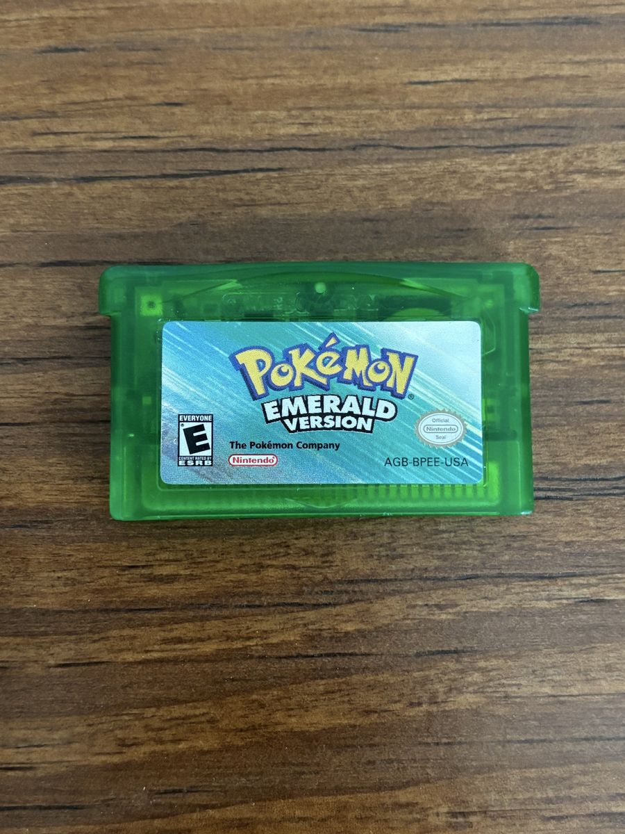 Nintendo Game Boy Advance Pokémon Emerald Version