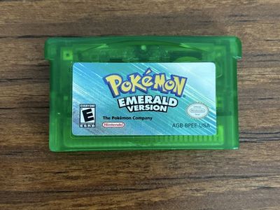 Nintendo Game Boy Advance Pokémon Emerald Version