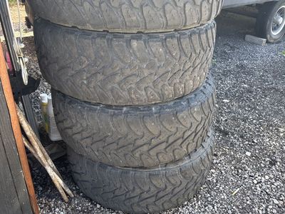 (4) Toyo MT 285/60R20 Load E