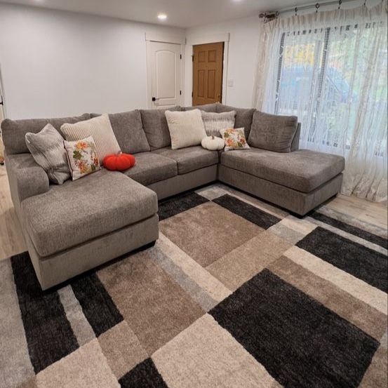 Ashley Furniture Cresswell 2-Piece Gray Sectional with Chaise, Delivery Available