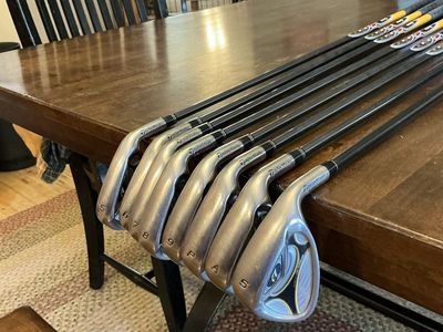 TaylorMade R7 Golf Club Iron Set (5-S) Graphite Shafts - Excellent Condition