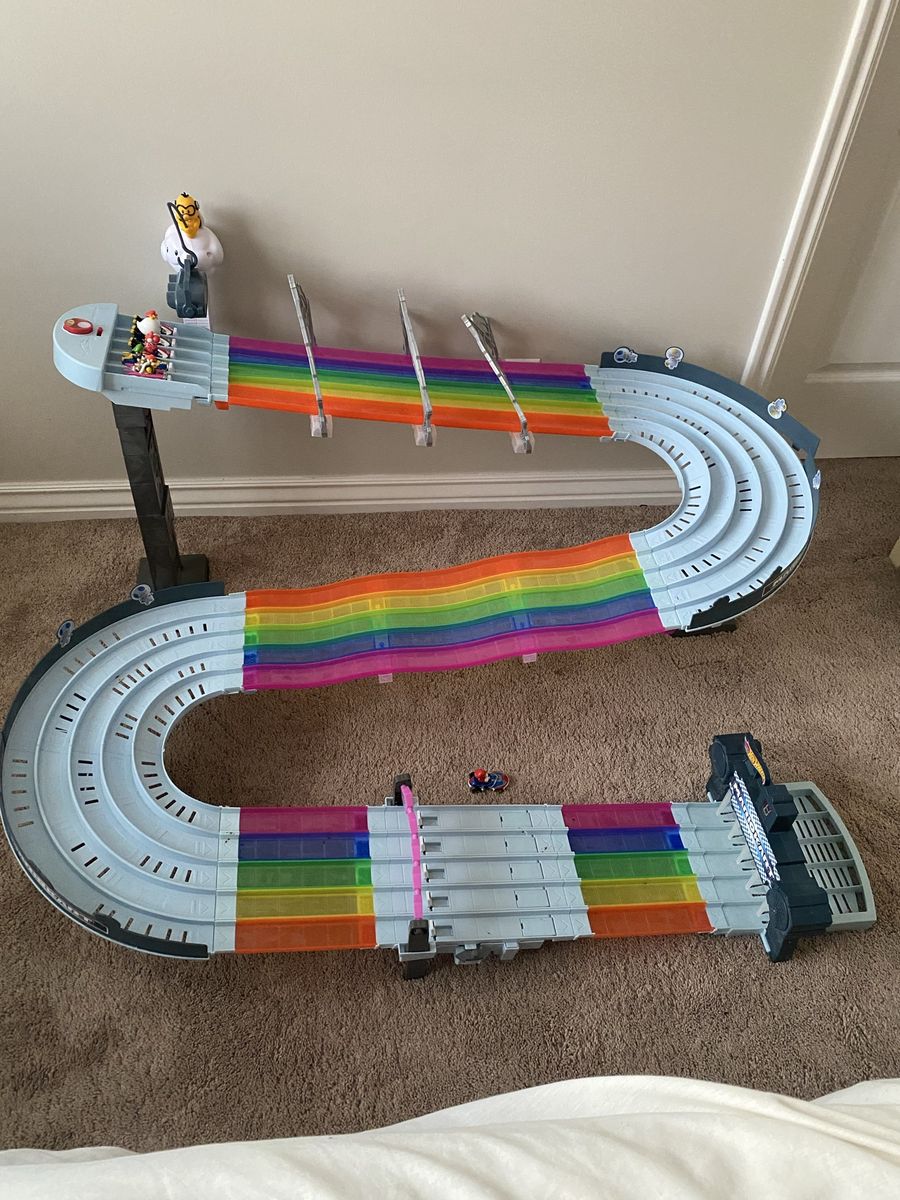 Hot Wheels Mario Kart Rainbow Road Raceway Track Set