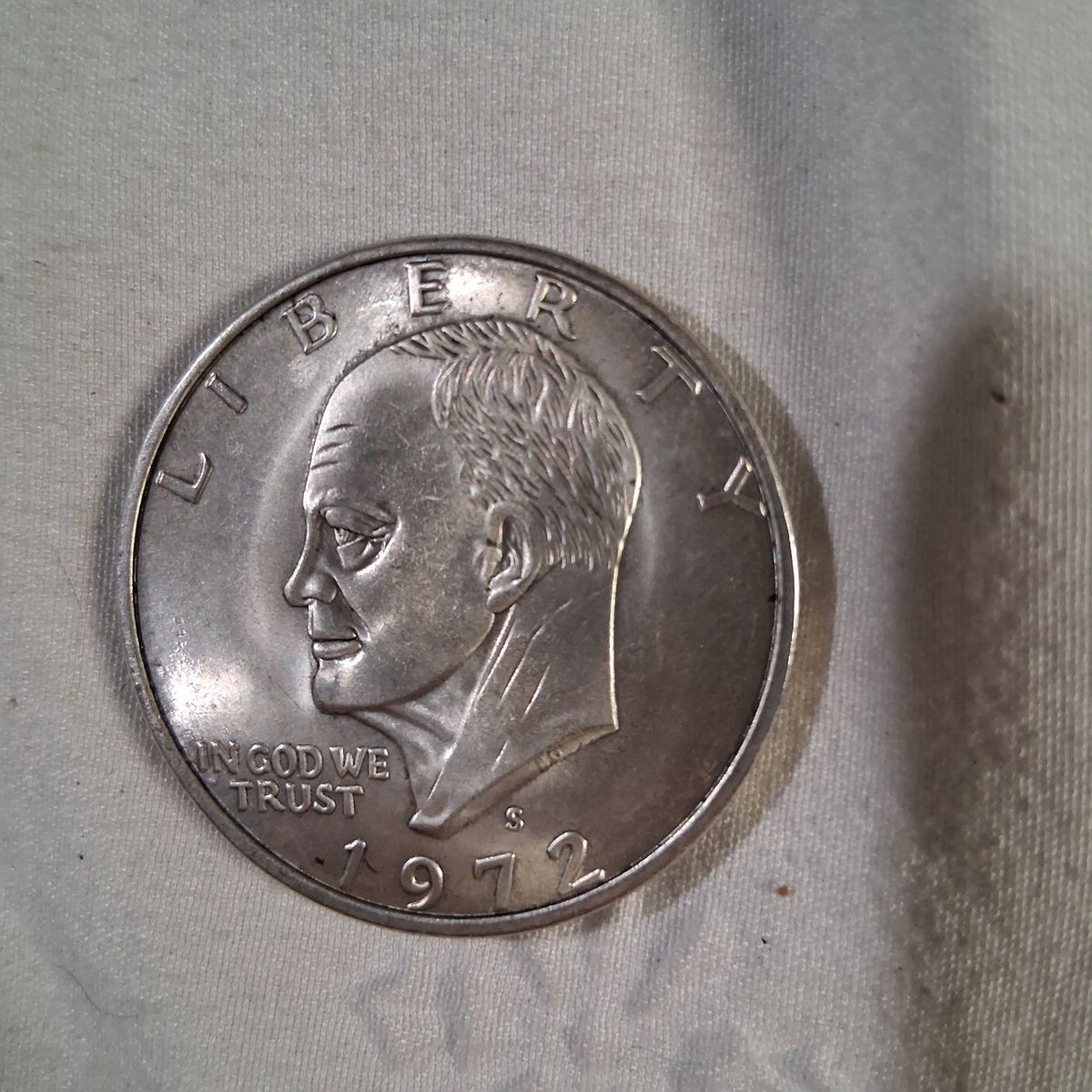 1972 S Eisenhower US One Dollar Coin - Circulated