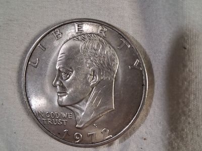 1972 S Eisenhower US One Dollar Coin - Circulated