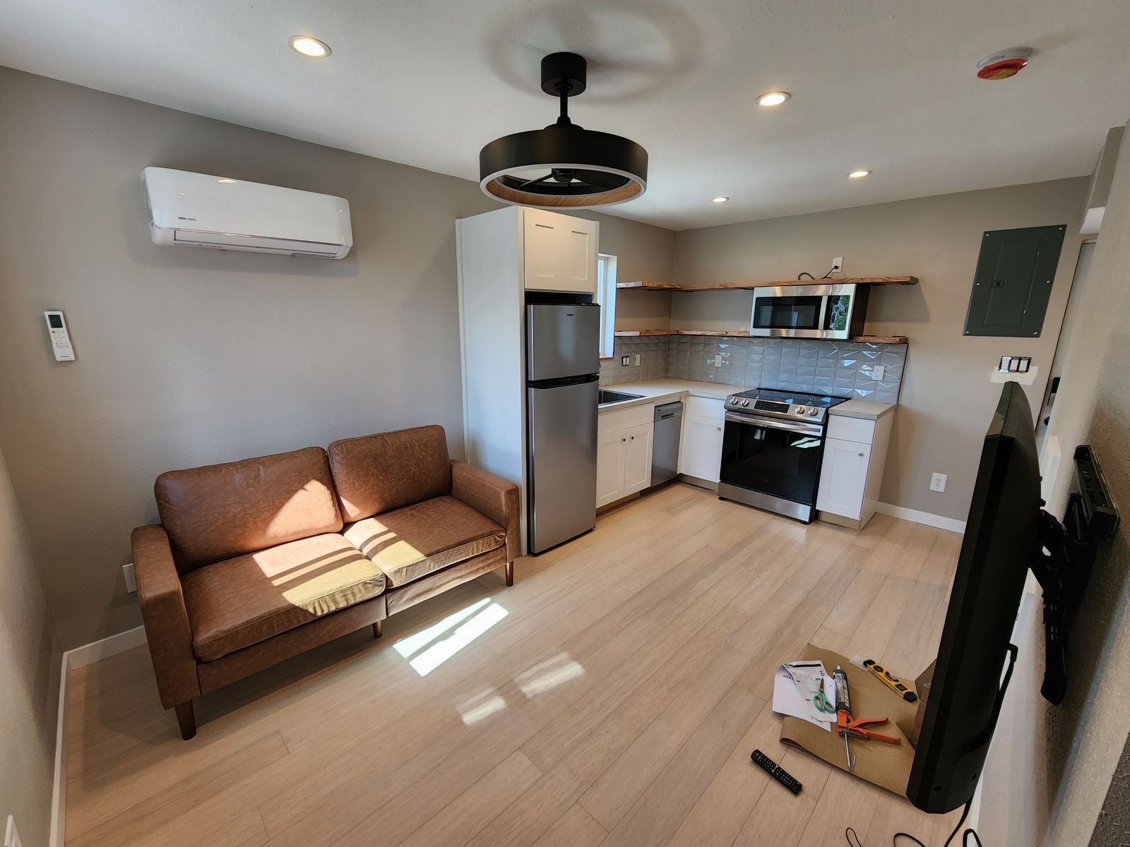 Solid hardwood bamboo flooring ~30sq ft