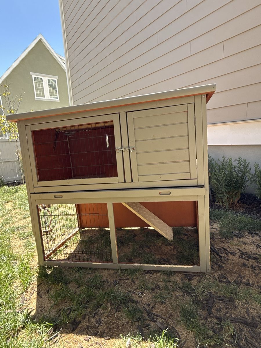 Two-Story Wooden Rabbit Hutch / Bunny House