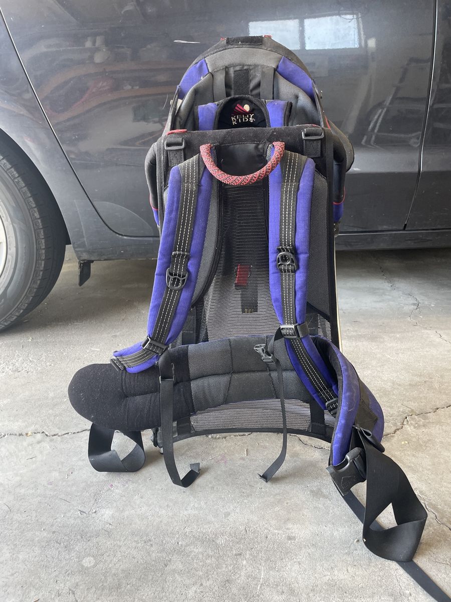 Baby hiking carrier