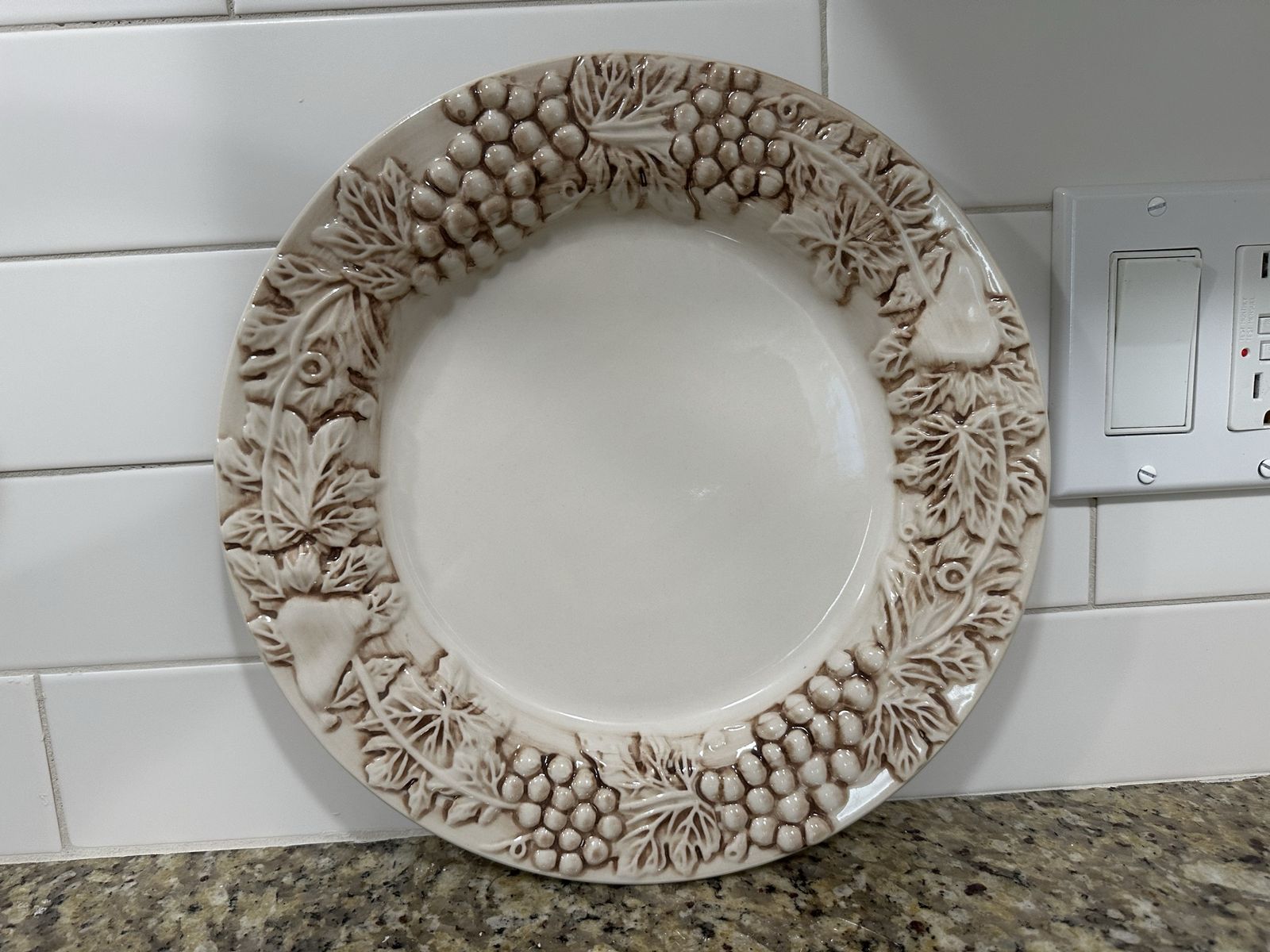 Main image 3