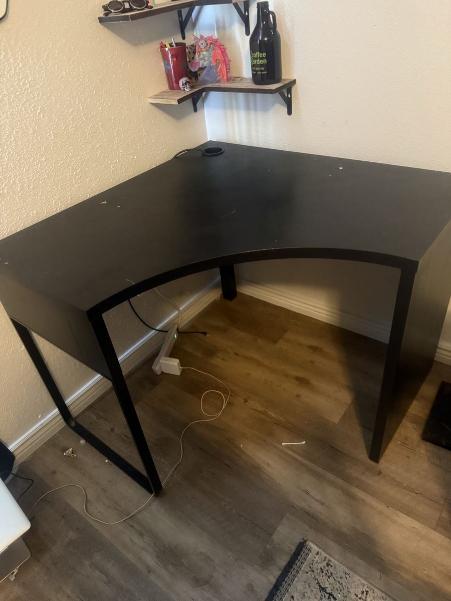 Corner Desk