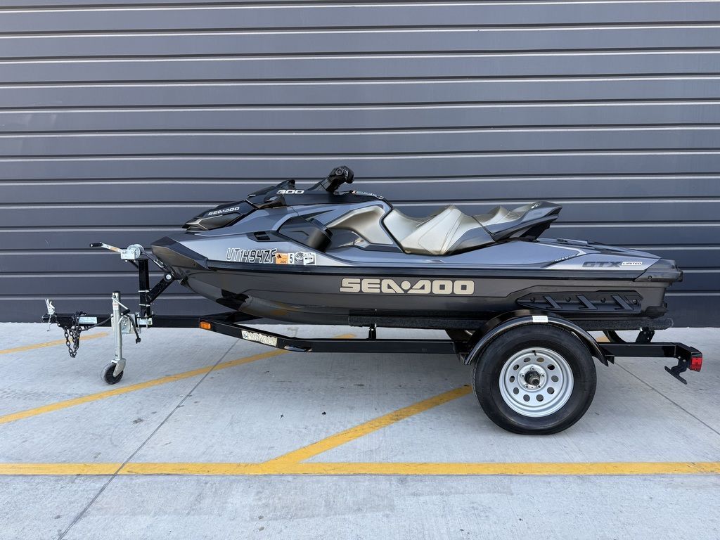 2022 Sea-Doo GTX Limited 300 Liquid Titanium Black